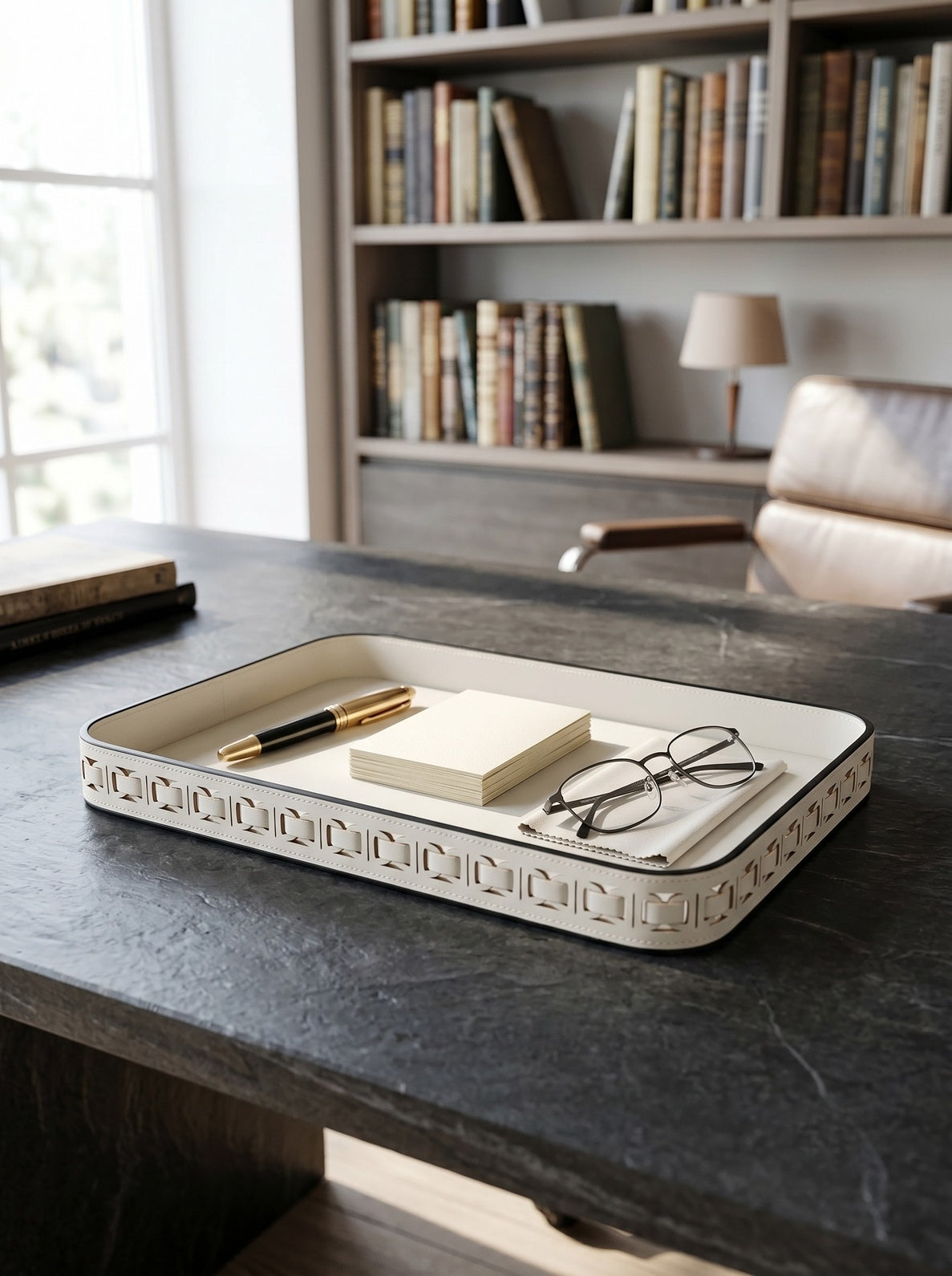 Liora Tray