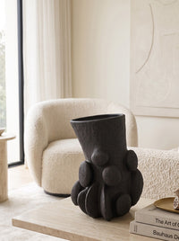 Aarna Vase