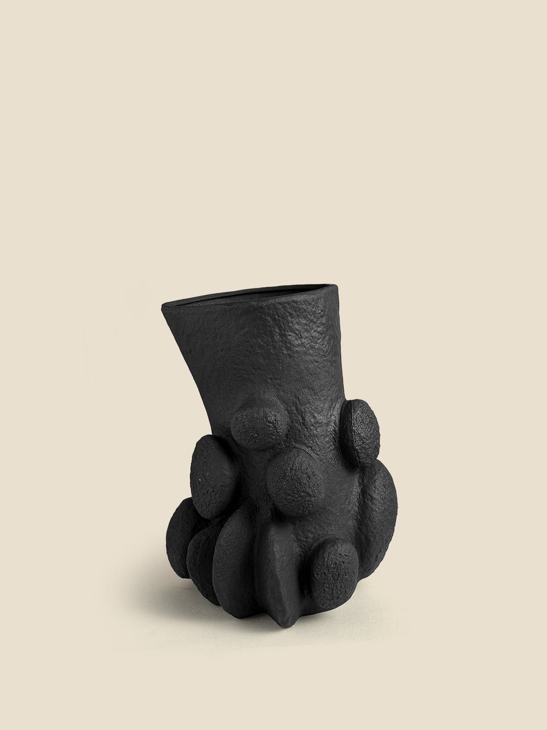 Aarna Vase
