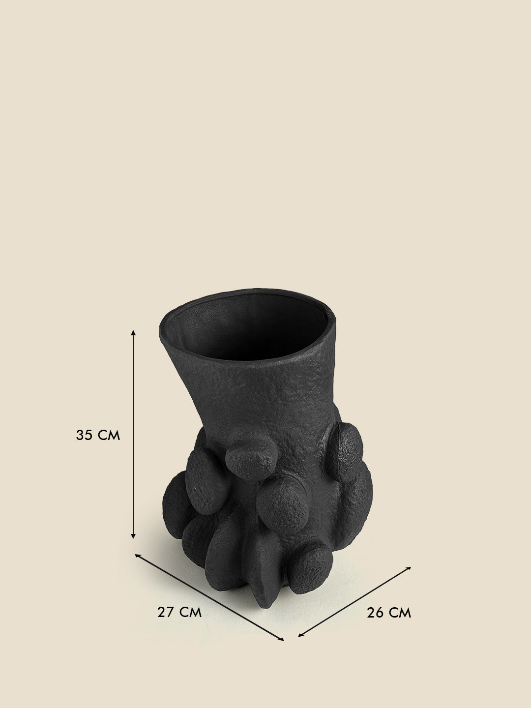 Aarna Vase