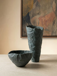 Dron Vase