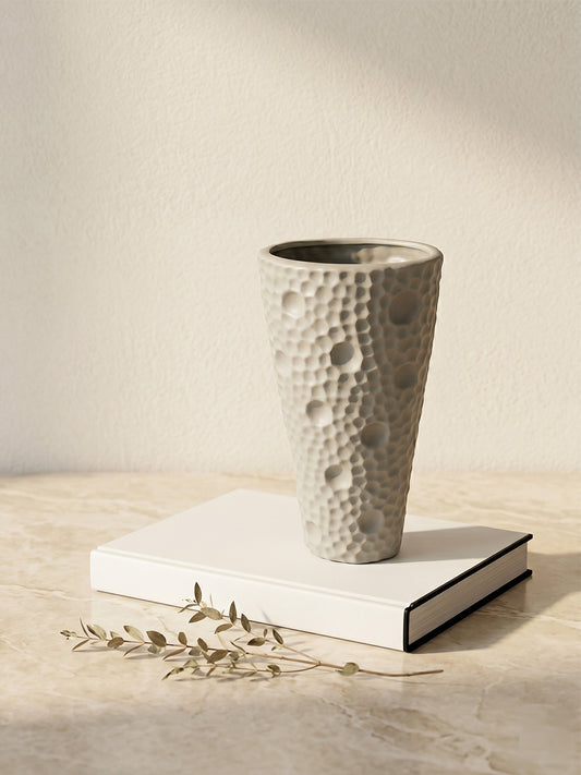 Neva Vase
