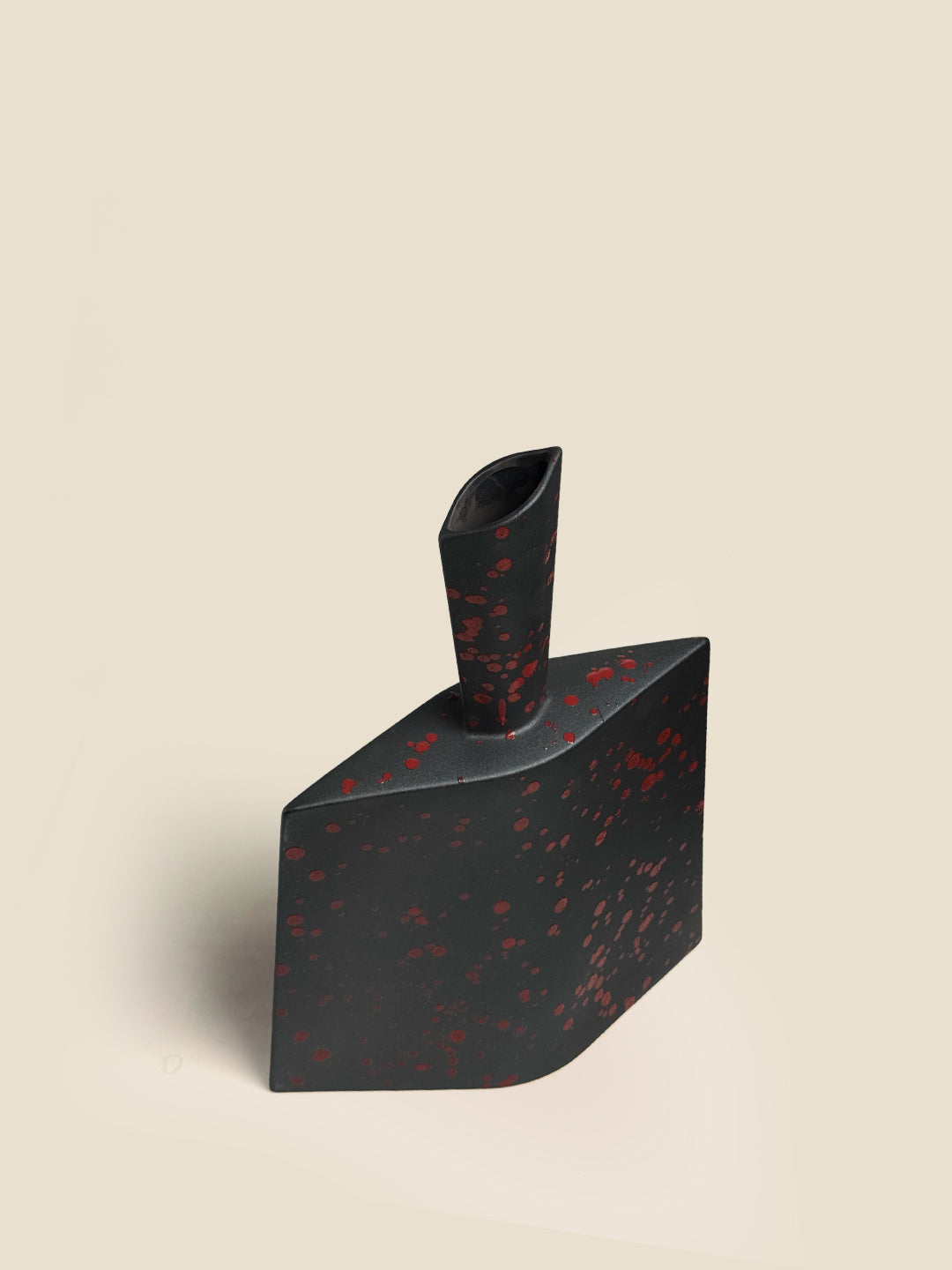 Trava Vase