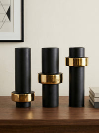 Vana Vase