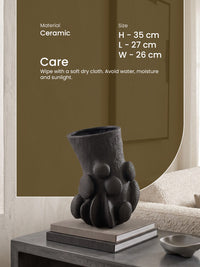 Aarna Vase