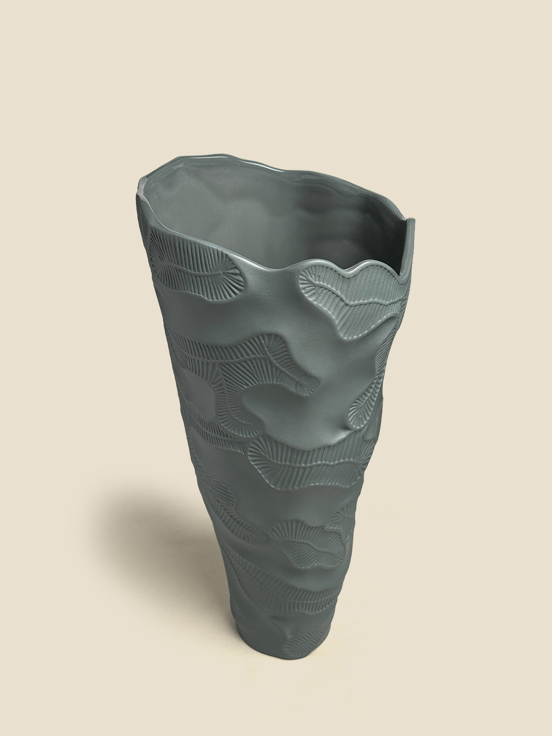 Dron Vase